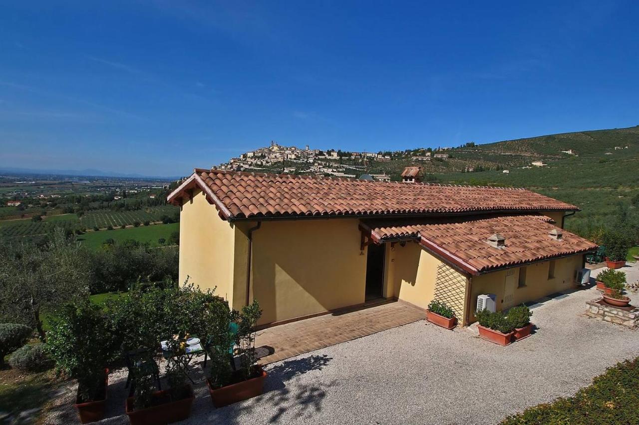 Agriturismo Fiordaliso Trevi Exterior foto